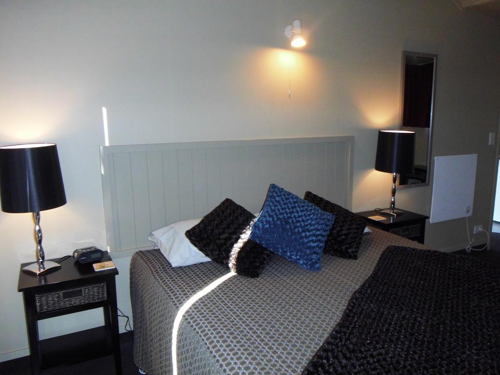 Oamaru Top 10 Holiday Park Exterior photo
