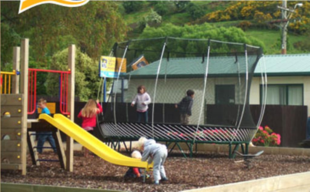 Oamaru Top 10 Holiday Park Exterior photo