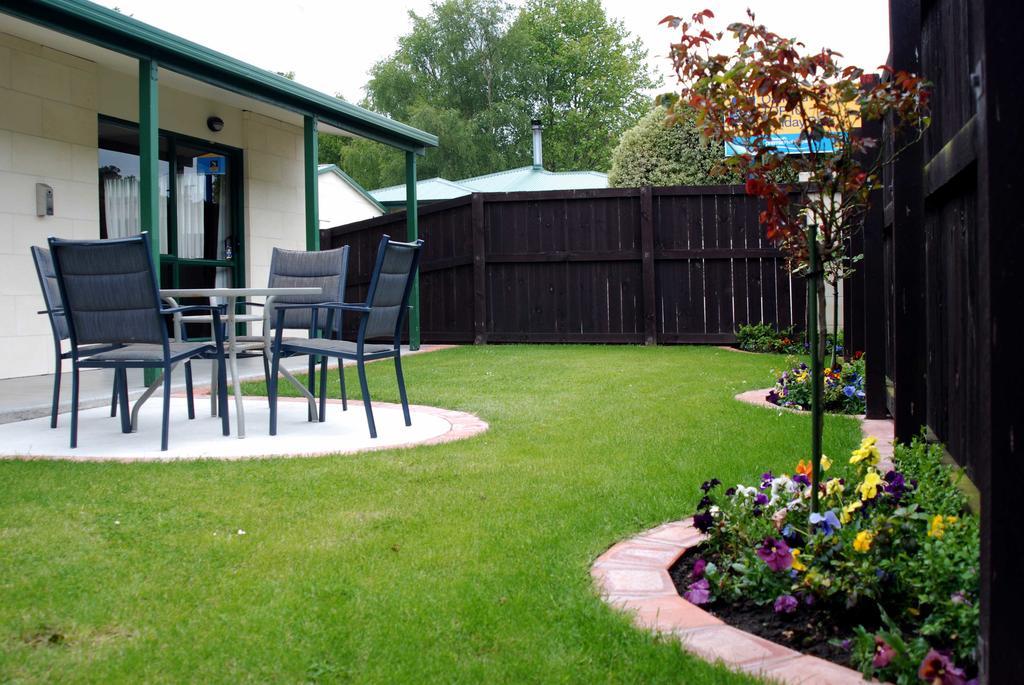 Oamaru Top 10 Holiday Park Exterior photo