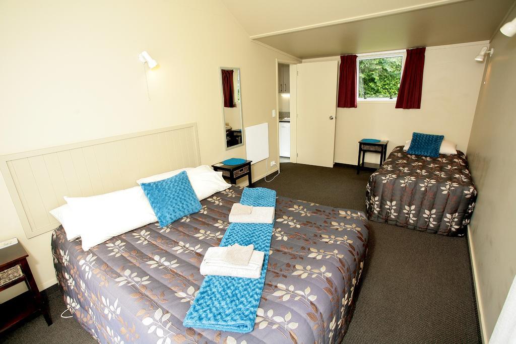 Oamaru Top 10 Holiday Park Exterior photo
