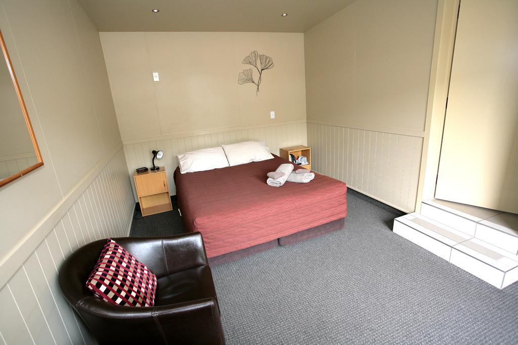 Oamaru Top 10 Holiday Park Exterior photo