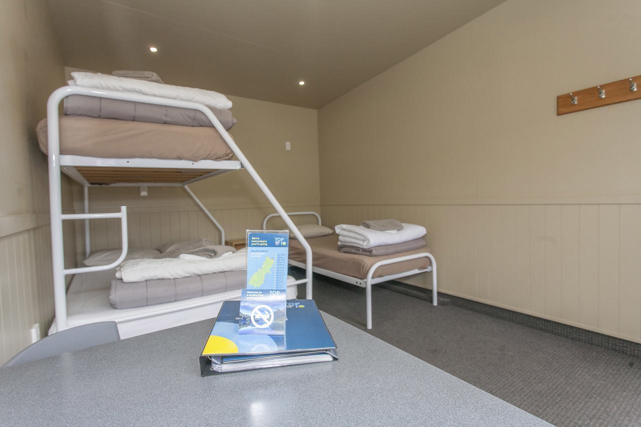 Oamaru Top 10 Holiday Park Exterior photo
