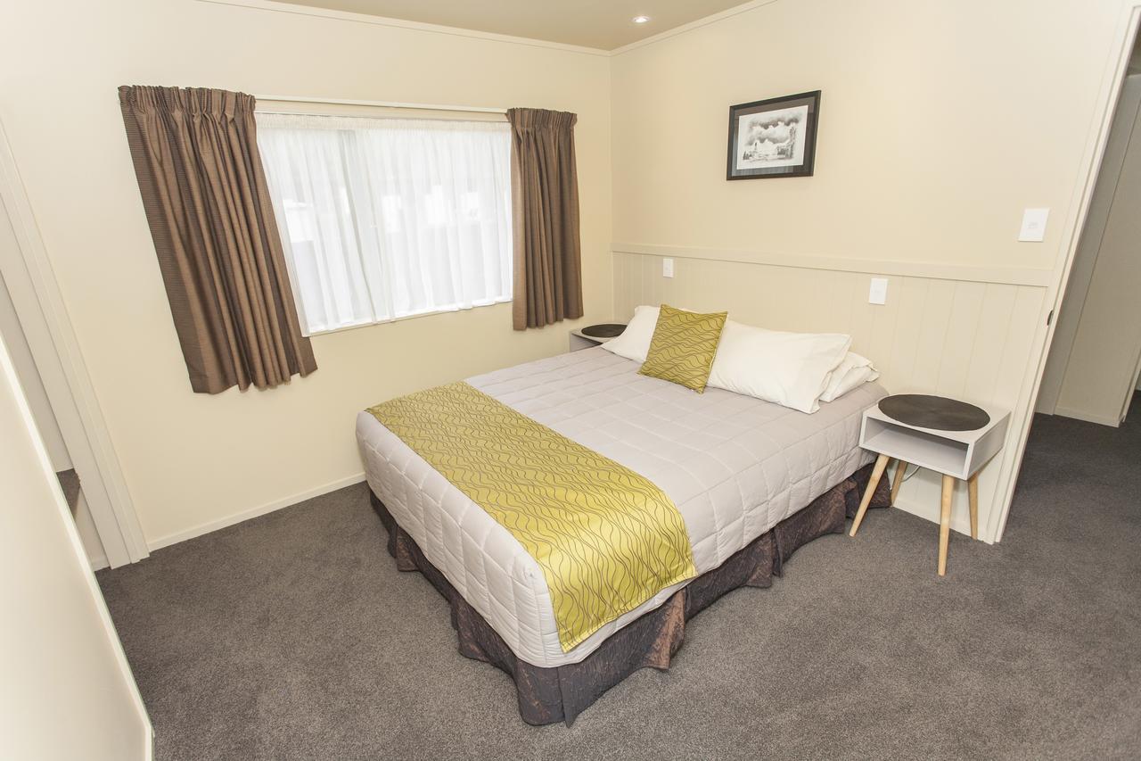Oamaru Top 10 Holiday Park Exterior photo